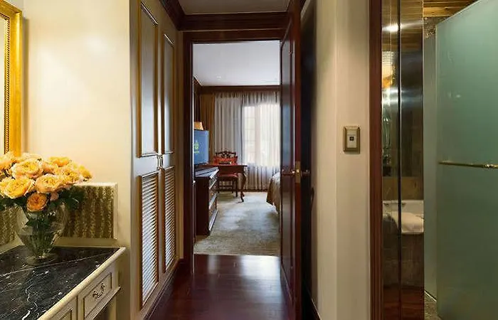 Grand Mercure Imperial Palace Gangnam 5*